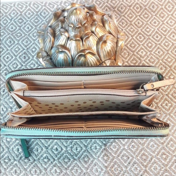 Kate Spade Neda Wellesley Green Leather  Wallet - Picture 8 of 10